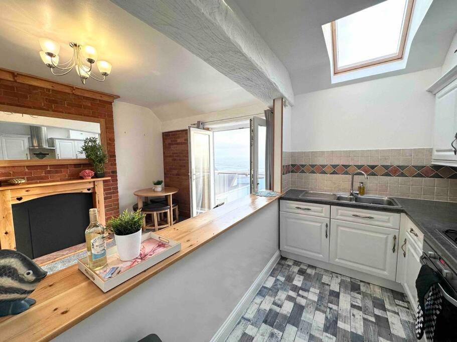 Coastline Retreats - Stunning Sea View Apartment, Netflix Bournemouth Buitenkant foto